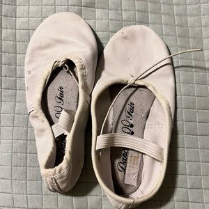 Girls ballet shoe size 11